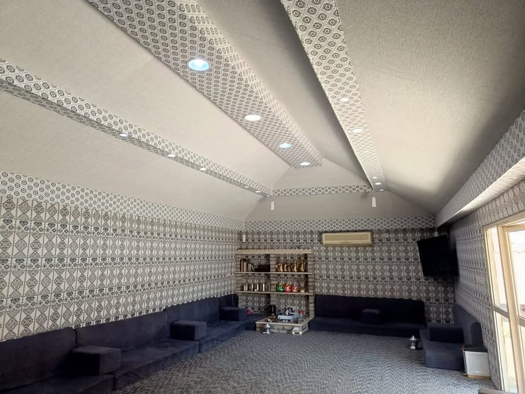 مظلات وسواتر