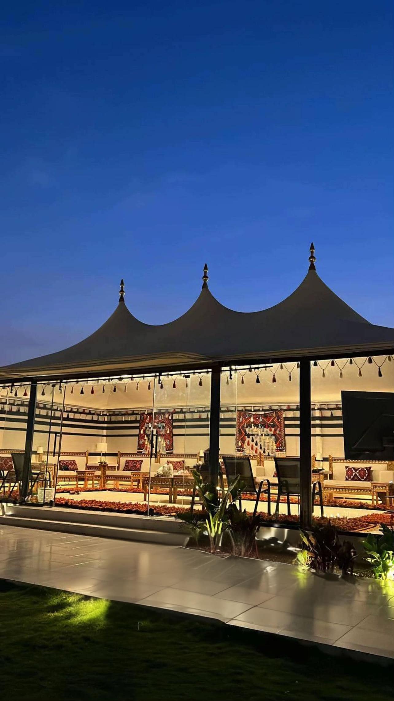 خيام ملكيه في الأحساء خيام ملكيه في الأحساء