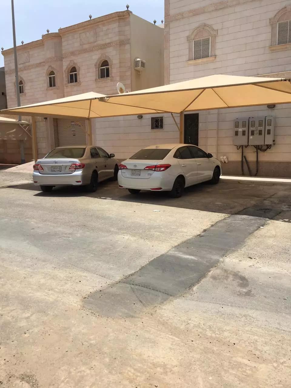 مظلات سيارات